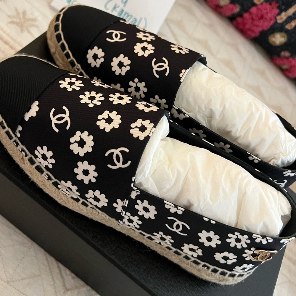 BNIB  22P Chanel floral espadrilles size 37 - Picture 8 of 10